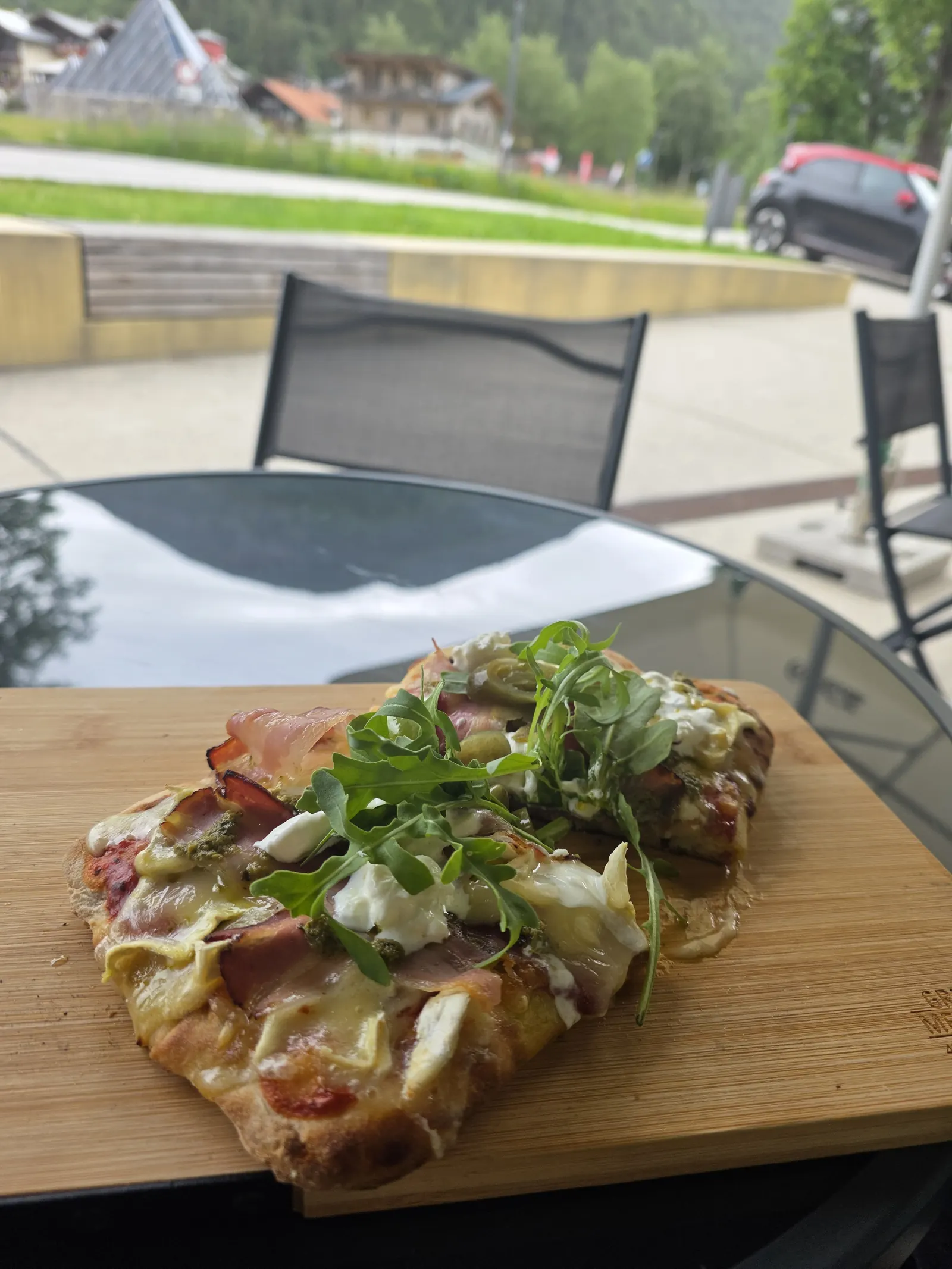 Pinsa mit Rucola