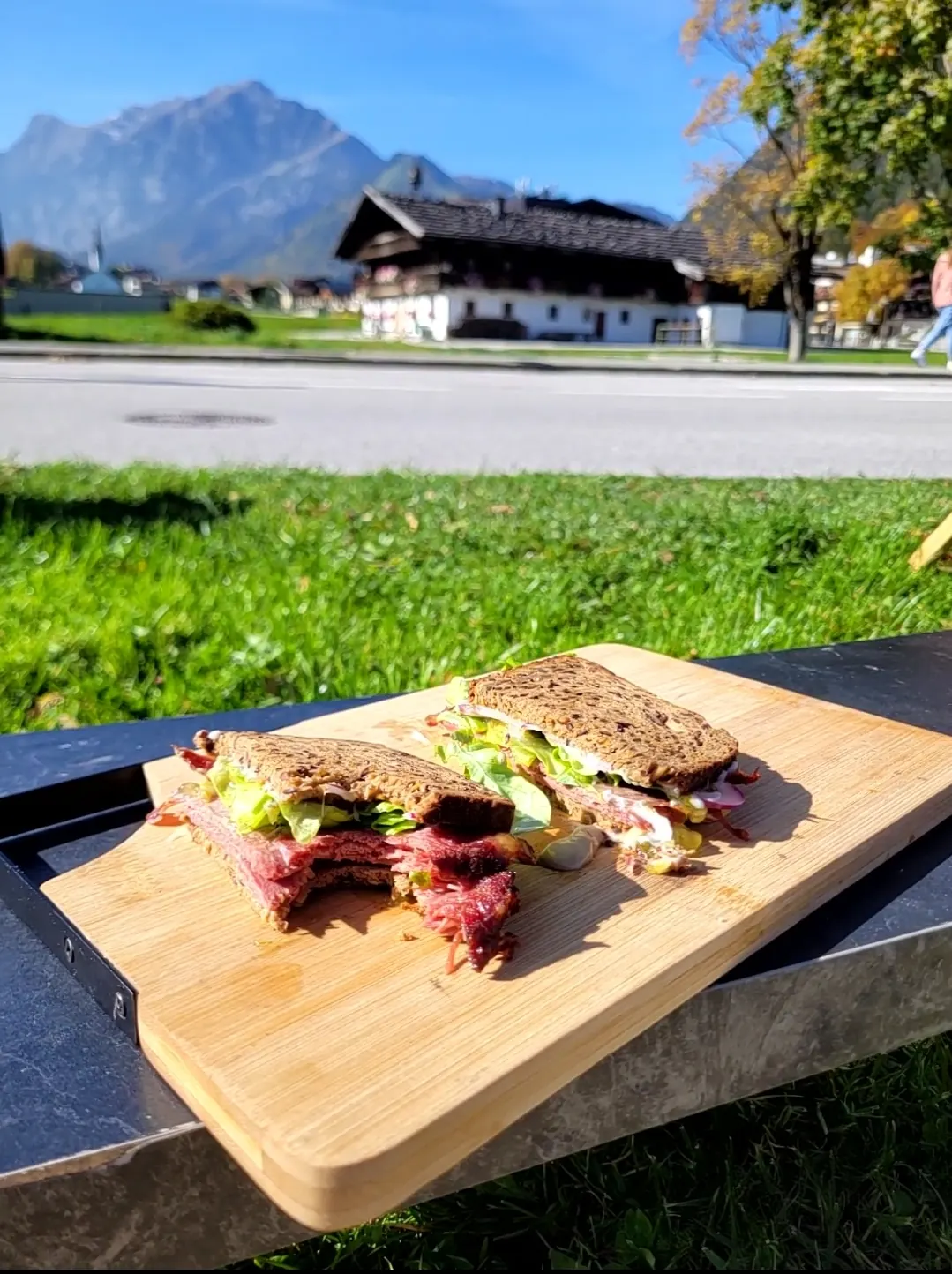 Sandwich mit Blick auf die Berge